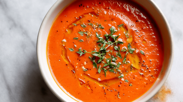 zupe krem z pieczonych pomidorow z air fryera w misce