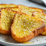 Pyszna grzanka w airfryer z ulubionymi dodatkami